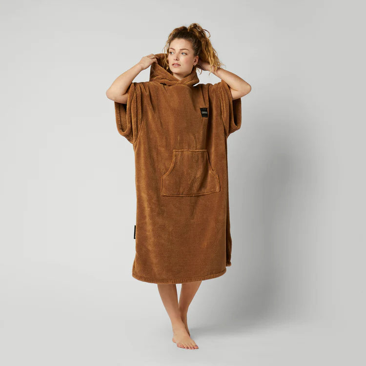 Mystic Teddy poncho 2024, Slate Brown