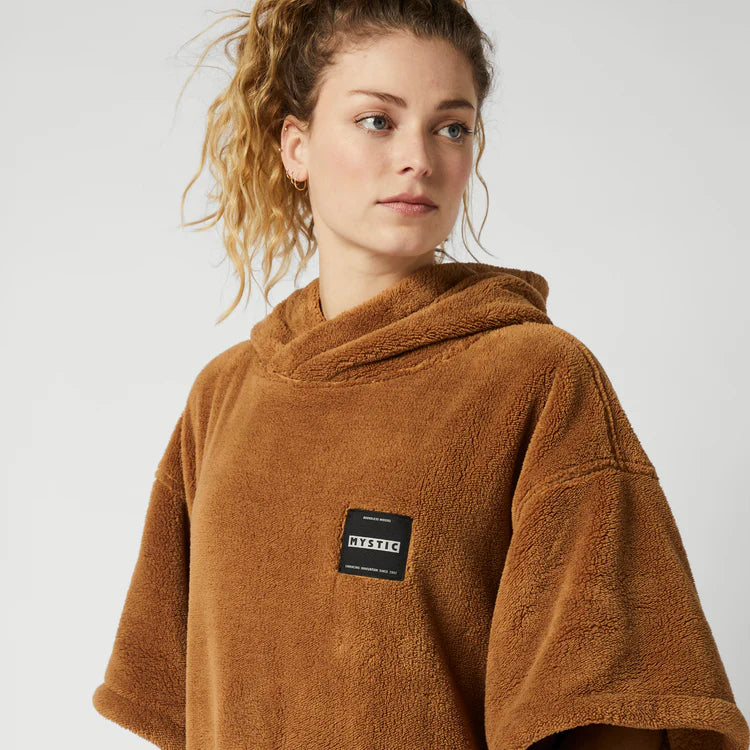 Mystic Teddy poncho 2024, Slate Brown